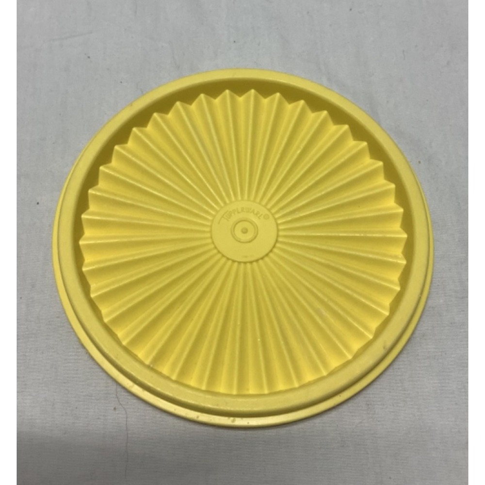 5 3/4" Yellow Tupperware Servalier Replacement Lid 510-30